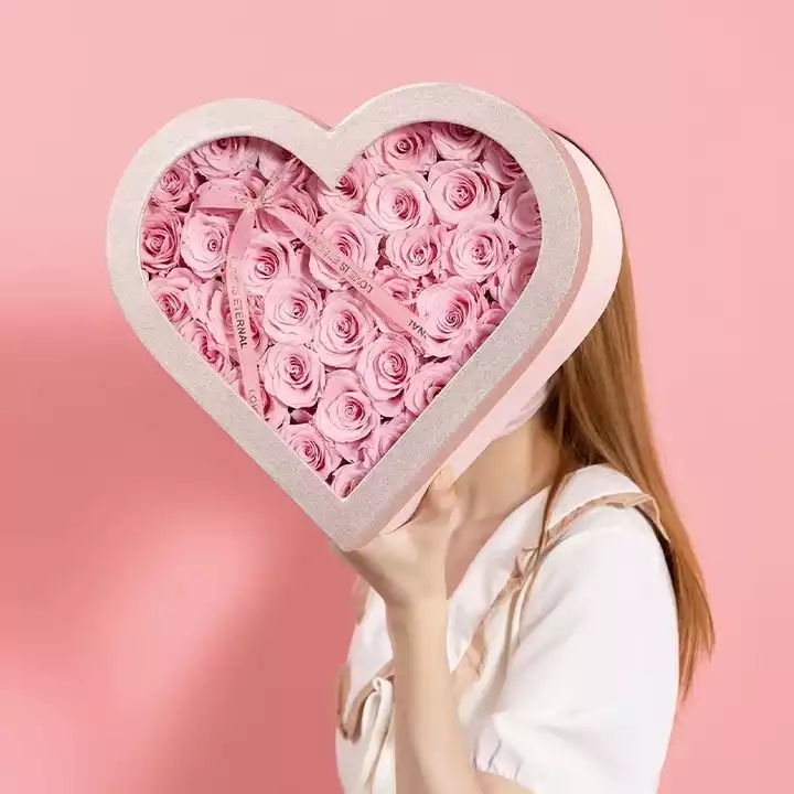 Clear Shiny Lid Heart Shaped Flower Packaging Boxes for Customized Flower Arrangements