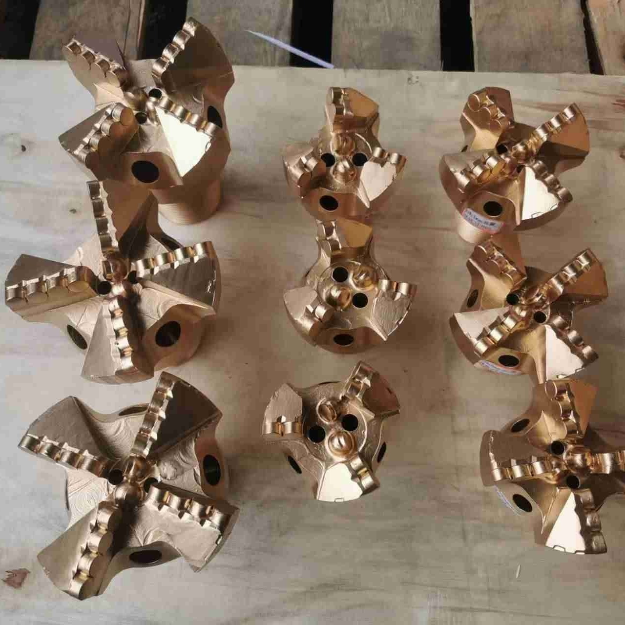 4 Wings Polycrystalline Diamond Drag Cutters Sand Driller Soft Formation Mining