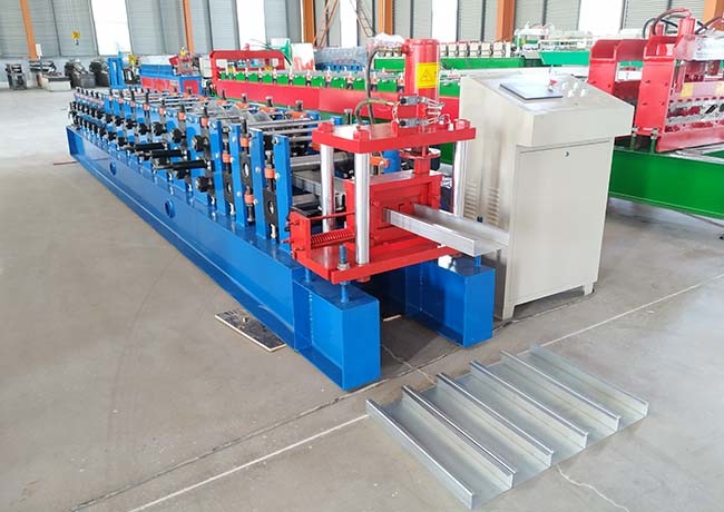 Cold / Hot Coil Purlin Roll Forming Machine Infinite Size Cutter Design For Industry Plant