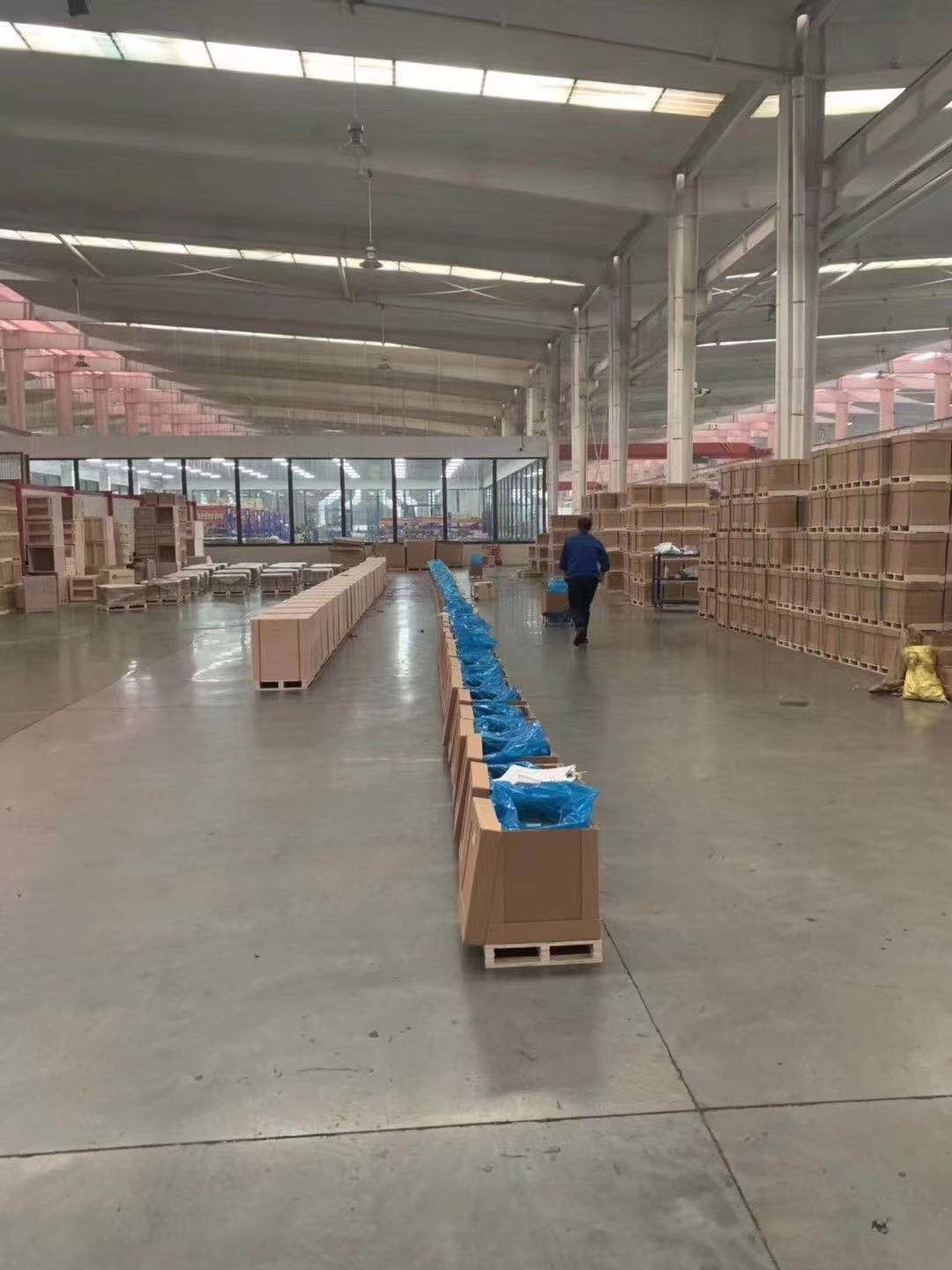 R215-9 Main Relief Valve Excavator Spare Parts NAISI MACHINERY High Quality Factory Price