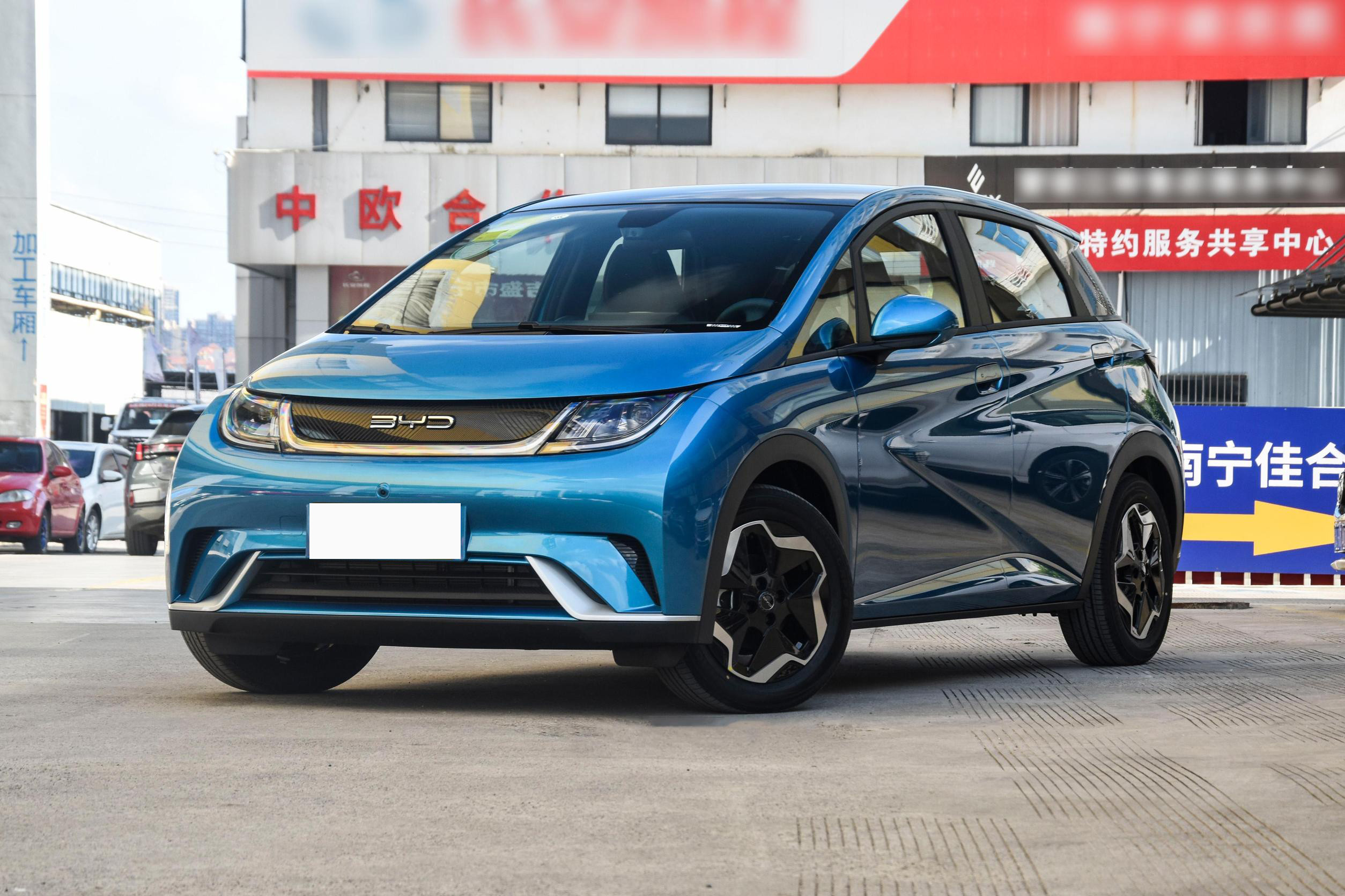301KM Range Durable BYD New Energy Vehicles Four Wheel Drive 70kW