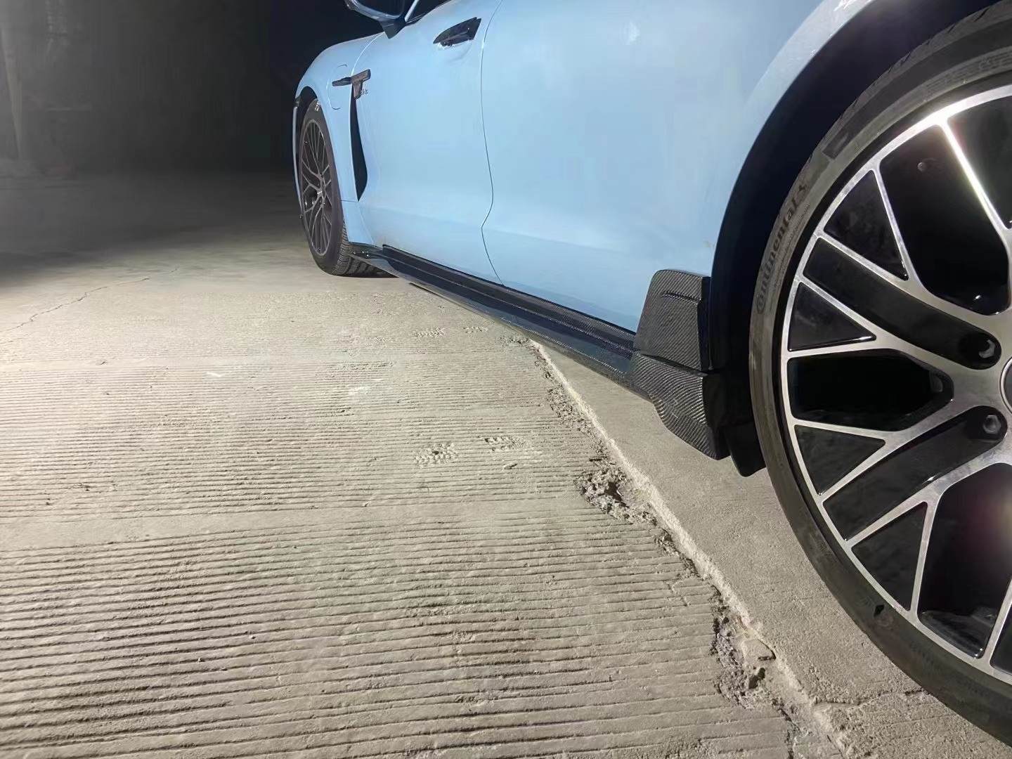 For Porsche Taycan Carbon Fibre Body Kit Taycan Upgrade Tech Style Carbon Fiber Front Lip Diffuser Spoiler Side Skirt Body Kit