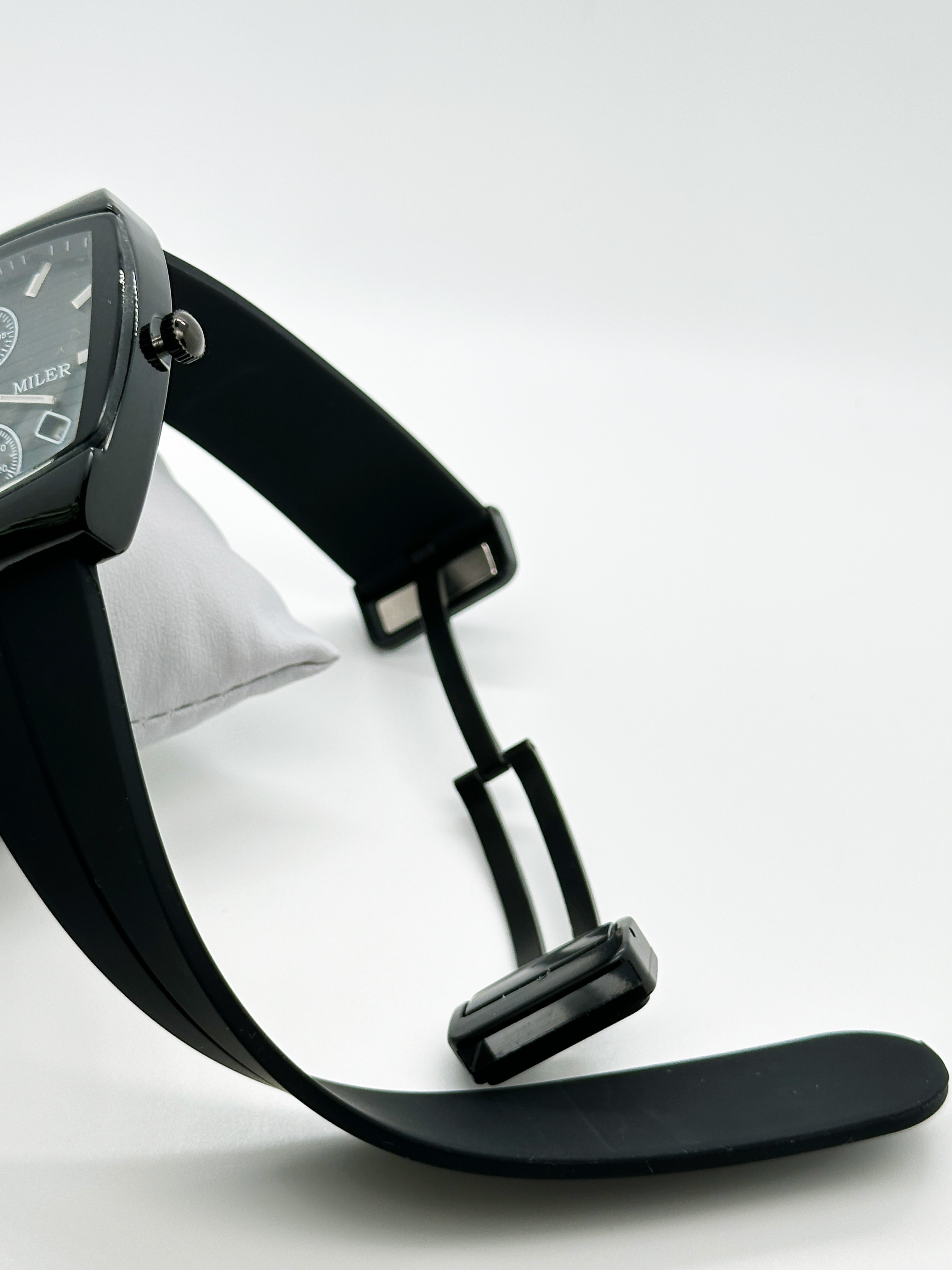 Factory Wholesale Silicone Quartz Wristwatches With Shock And Scratch Resistance