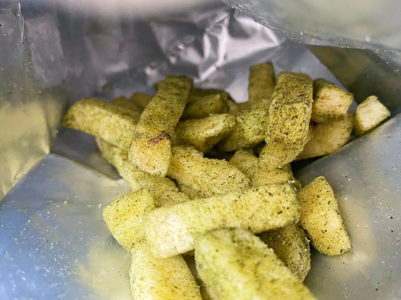 Wholesale VF Vegetables Strips Seaweed French Fries Snacks Vacuum Fried Potato Chips