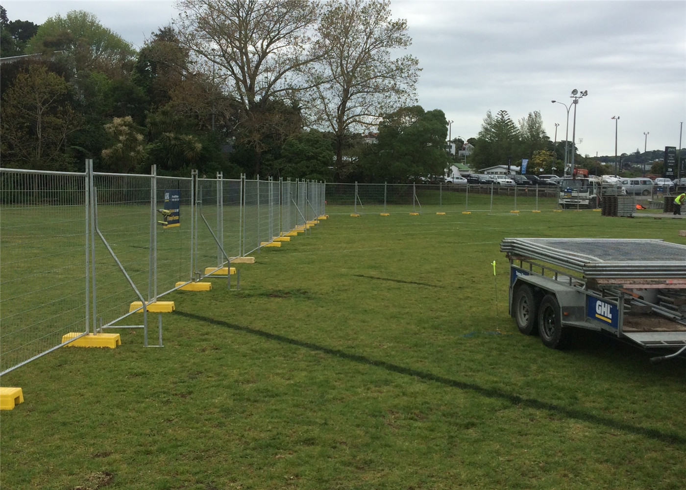 2100mm x 3600mm customized temporary fencing panels OD35mm wall thickness 1.00mm 100mm x 200mm mesh