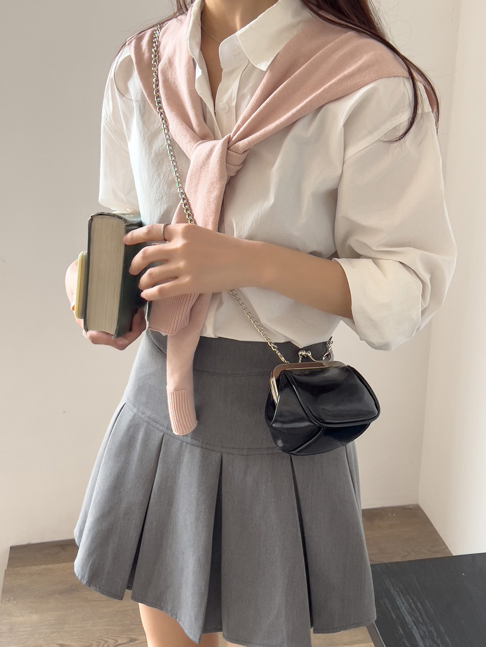 Portable Genuine Leather Mini Coin Purse Keychain Shoulder Bag with Chain Sling