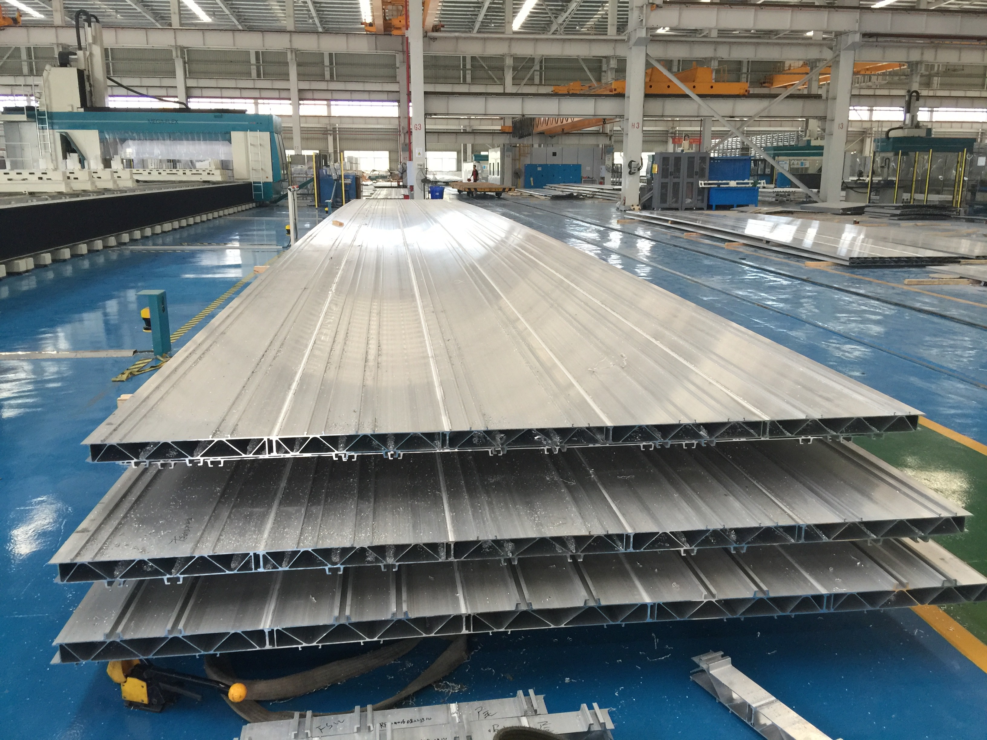 4.2M 6063 T6 Aluminium Extruded Profiles 16.8MM Wall Thickness Used As Subway Train'S Side Wall