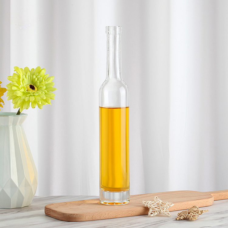 Long Neck 500 ml Liquor Bottle Simple Elegant Design for Refinement