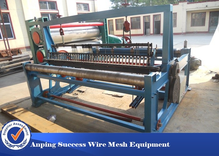 Intermediate Crimped Style Wire Mesh Weaving Machine 1 - 100mm Mesh Size