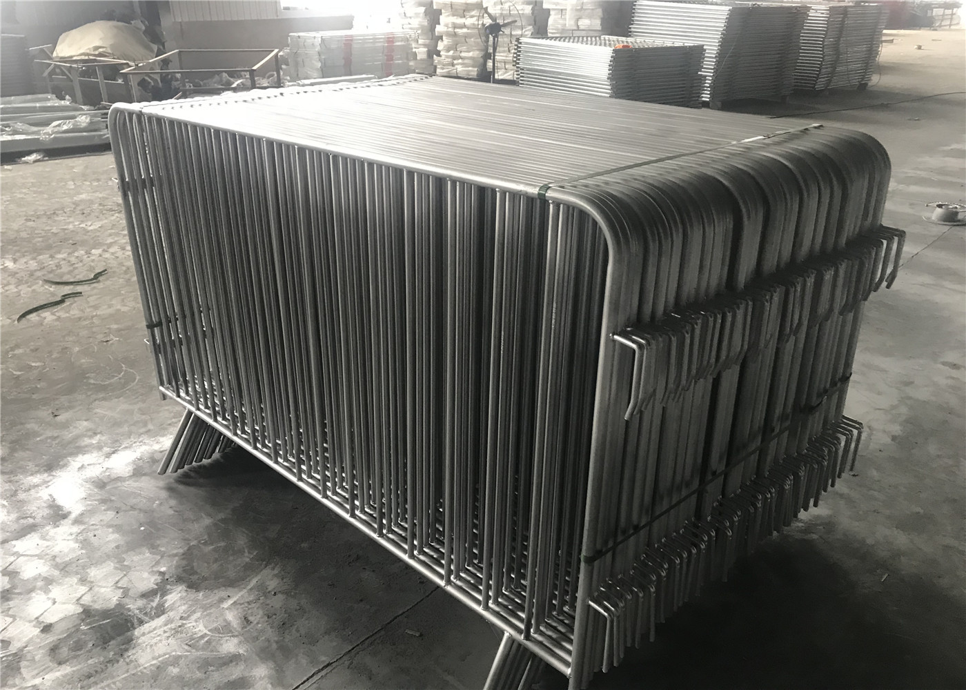 Interlocking pedestrian and crowd control barriers