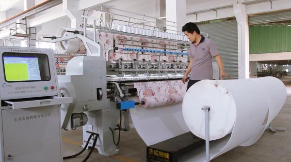 Industrial Two Needle Row Multi Needle Quilting Machine 2.4M Quilt Making