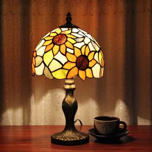 China European flower retro creative nostalgia cafe bedroom living room reading light lamp desk lamp luxury night table lamp on sale