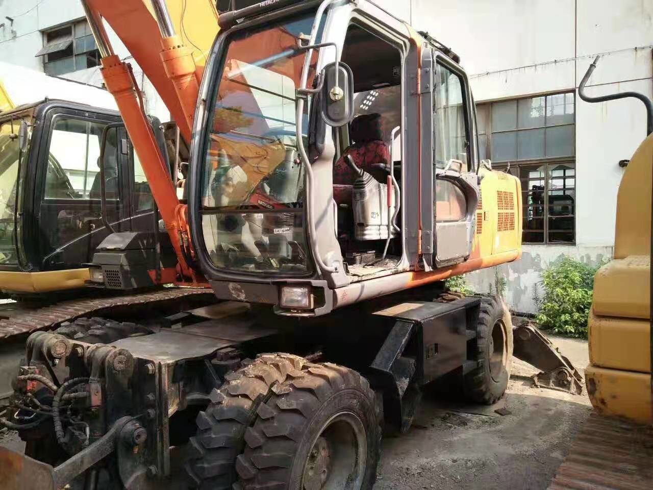 ZX210W Hitachi Wheeled Excavator
