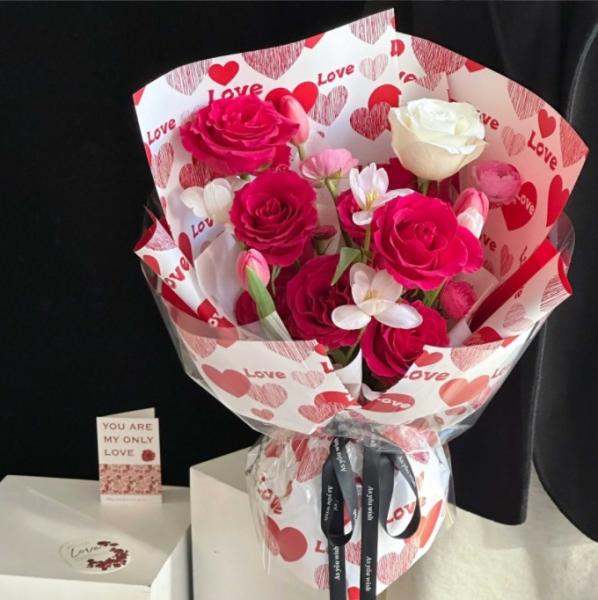Valentine's Day, love in the heart, Yuyin paper, flower bouquets, waterproof