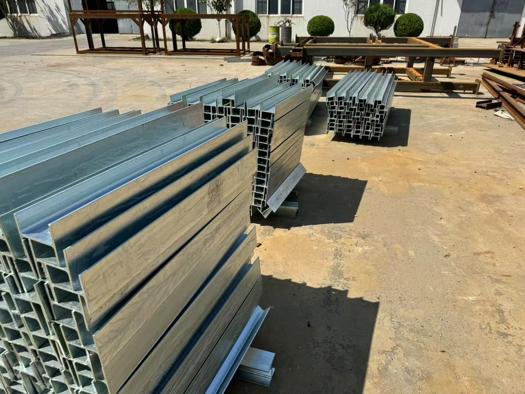 Durable Load Bearing H Steel Beam In Building Projects With Reliable Welding Service