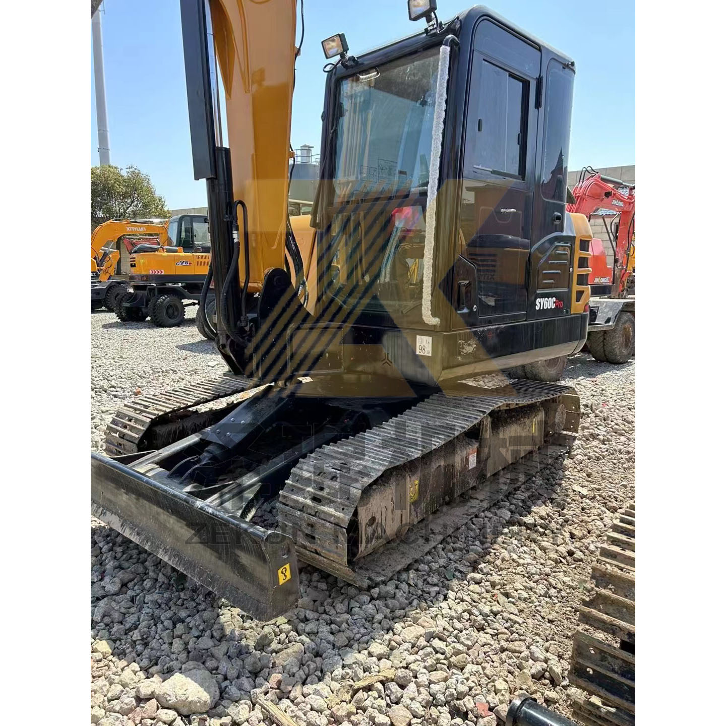 Other Used Sany Excavators in Shanghai 6000 KG Machine Weight and Hydraulic Cylinder