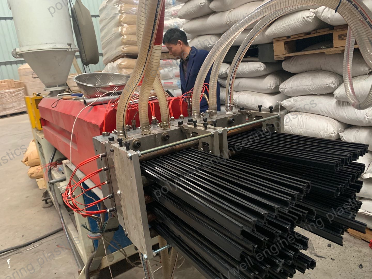 Plastic PA66 Nylon Strip Polyamide Thermal Break Insulation Bar With Customized Size