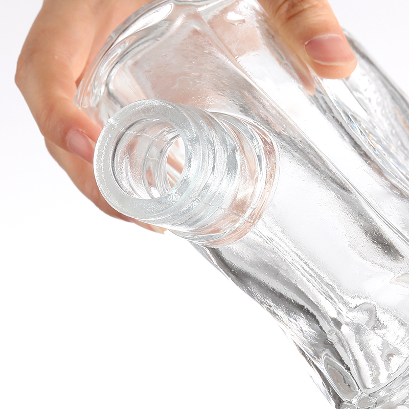 Most Popular Style 750ml Glass Whisky Bottle Hot Stamping and Aluminum Plastic PP Collar