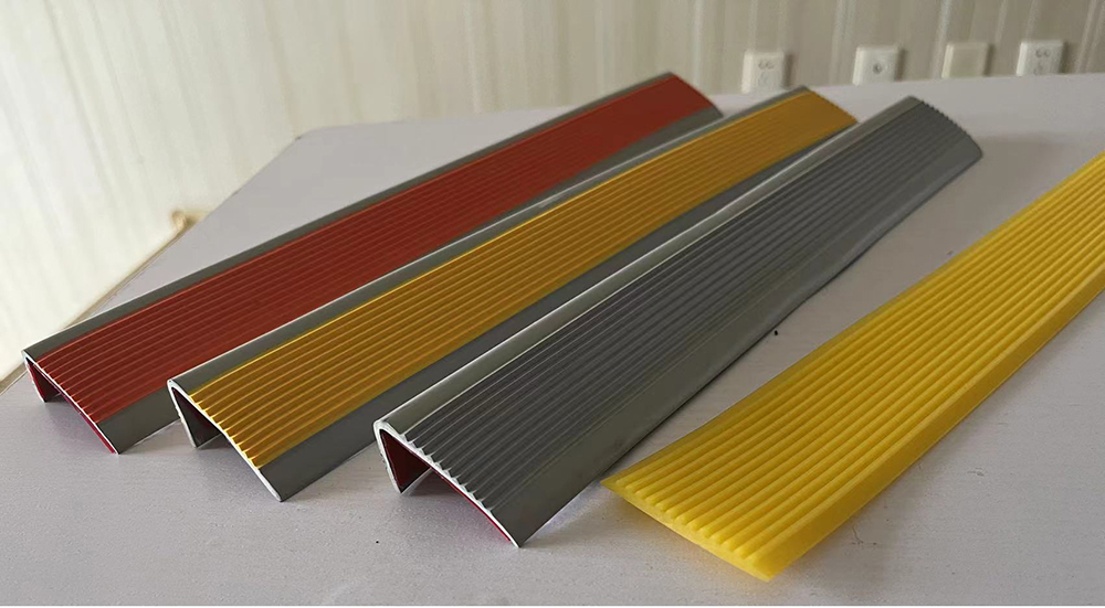 Fireproof Anti Slip Vinyl Adhesive Stair Nosing Tread with Waterproof Rubber Trim