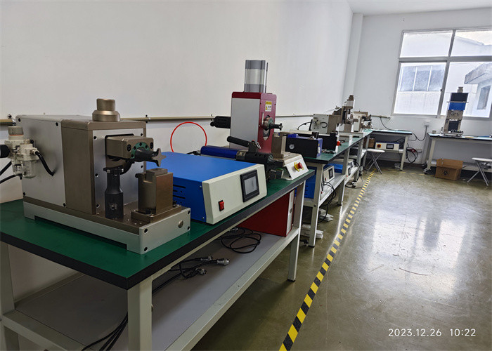Aluminum Copper Metal Materials Ultrasonic Welding Machine 20Khz