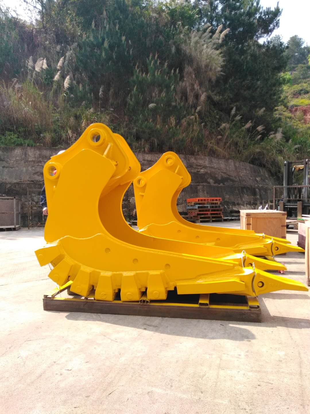 Q355B Q690 Excavator Rock Bucket Dustpan 360 Degree Excavator Bucket
