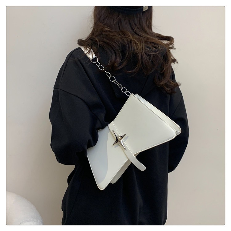 Custom Logo 2024 Trendy Purse Thick Chain Small Tote Shoulder Bags for Women Handbag