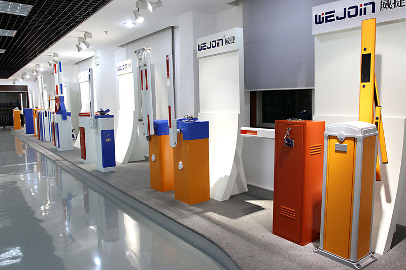 10 Million MTBF RFID Vehicle Parking Barrier Gate 100% Duty Cycle Steel Material