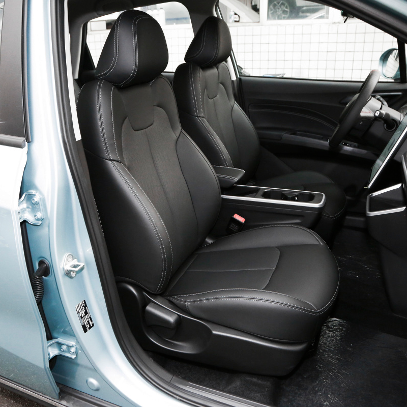 Left Hand Drive Neta V 2022 Tide 400 Lite Affordable Chinese Electric Car with Lithium Iron Battery and 2420 Wheelbase