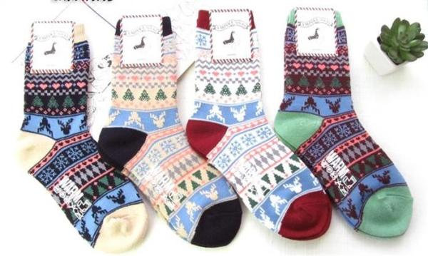 Newest christmas deer patterned design customized cozy cotton dress socks for
