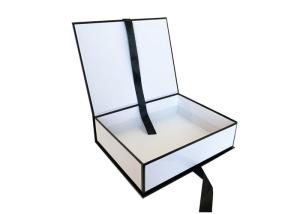 Wholesale PMS Color 350g Paper Corrugated Board Clothes Gift Boxes from china suppliers