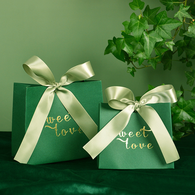Small Guests Candy Wedding Favor Gift Boxes With Ribbons Personalised