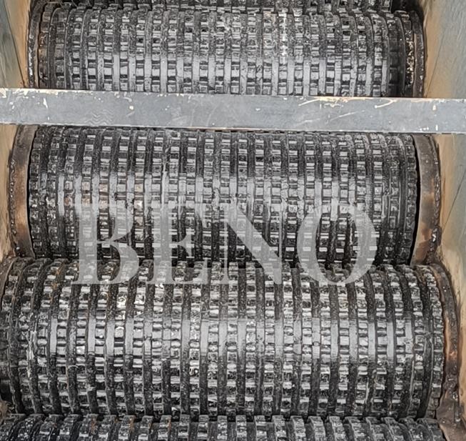 Anti Blocking Coal Screening Machines 200 To 550 TPH Medium Bearing Capacity