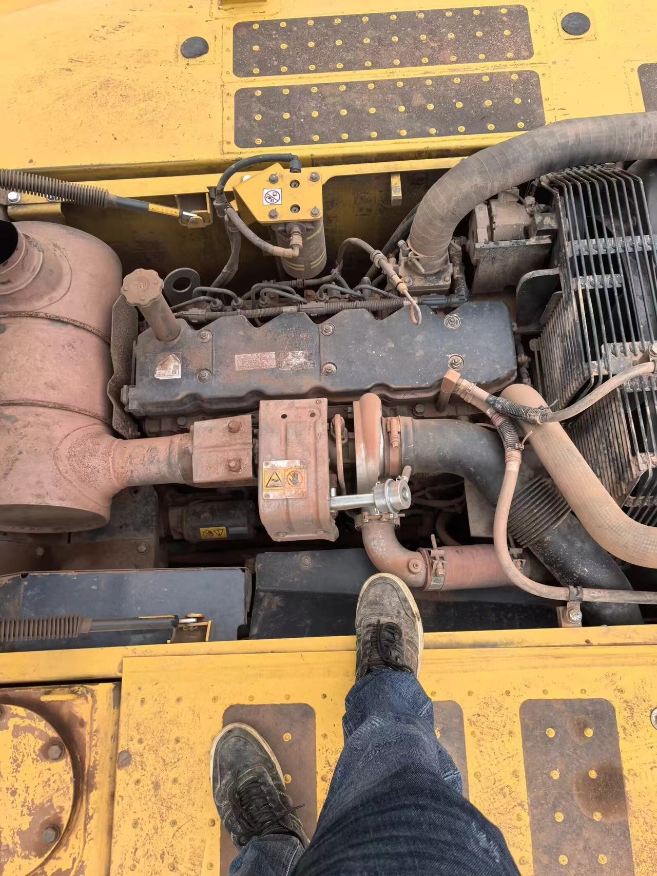 Original Japan Brand Komatsu Used Backhoe Excavator Pc200-8 With Huge Capacity For Mining