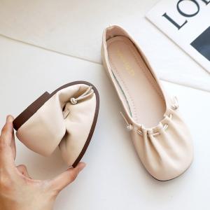 Wholesale Solid Color Soft Ballet Flat Shoes , Women's White Square Toe Crinkled Rubber Flat Shoes from china suppliers