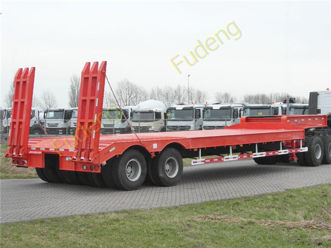 2 / 3 Axle Low Bed Semi Trailer 30 - 90 Tons Heavy Duty Machine Transportation