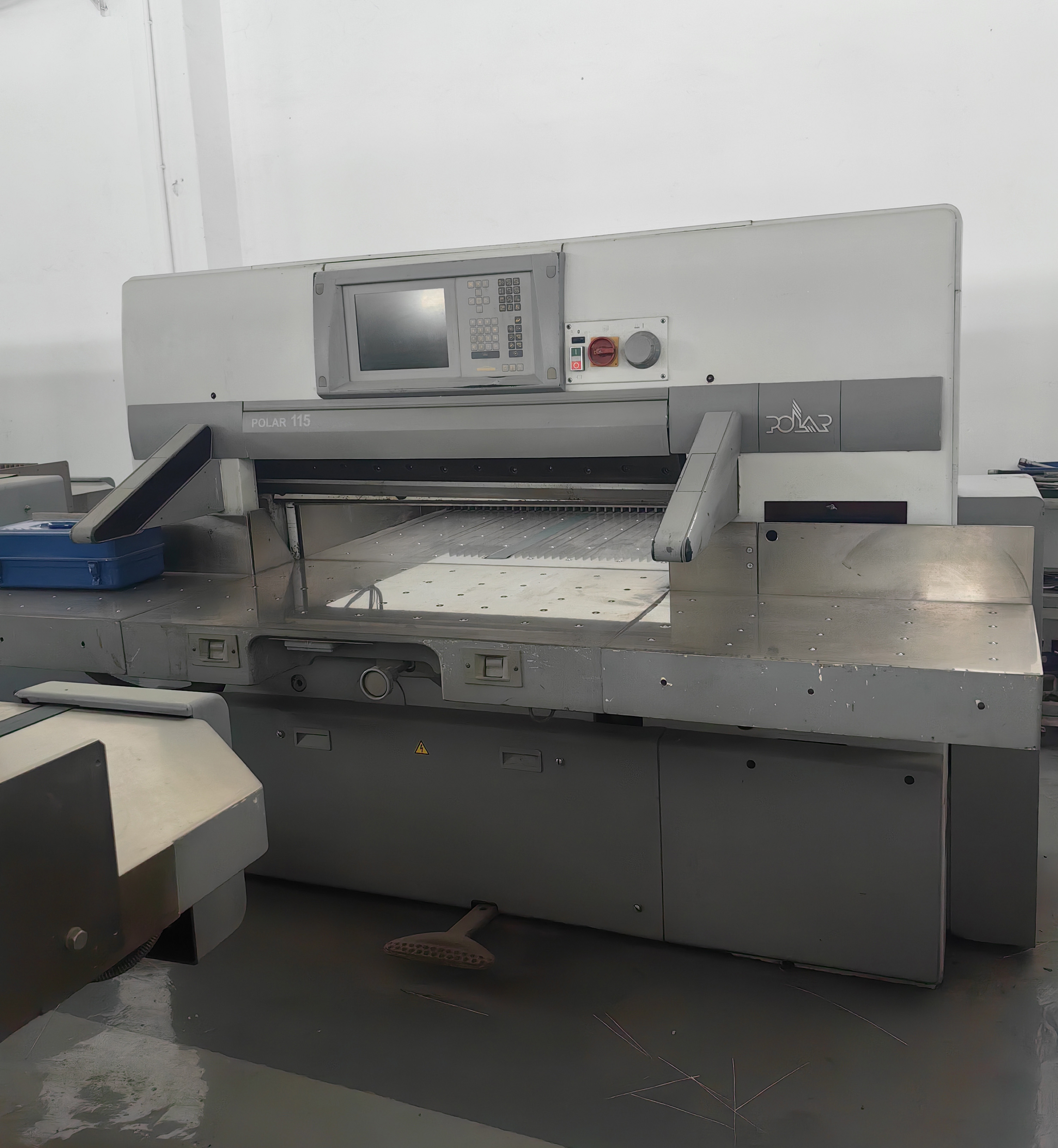 380v Polar 1370XC Hydraulic Heavy Duty Guillotine Paper Cutter For Advertising Company