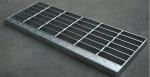 303 Walkway Channels Galvanized Safety Grating Non Slip Perforated Stair Treads