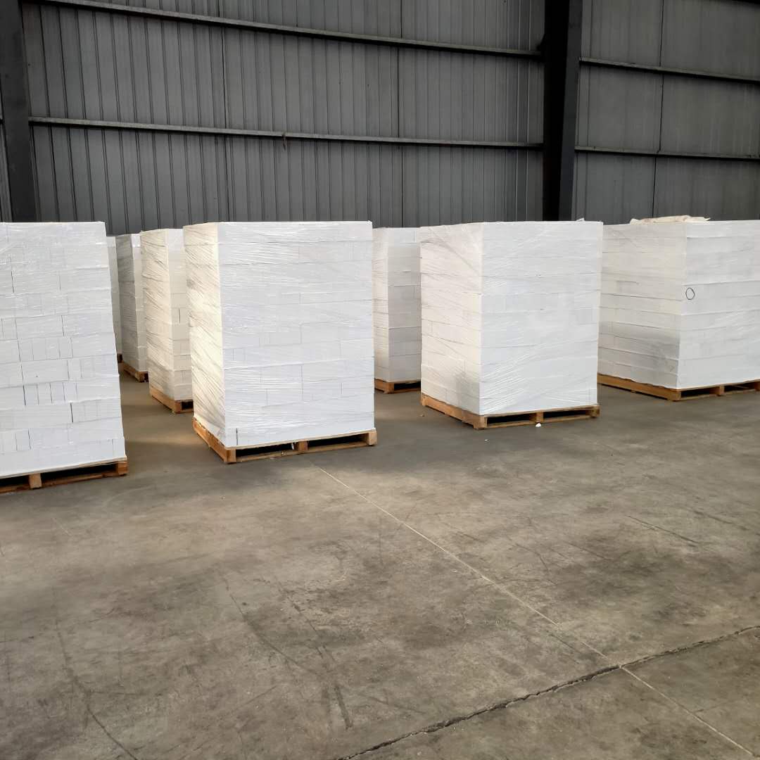 98% Al2O3 Content Corundum High Density Azs Refractory Brick for Glass Manufacturing