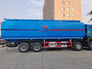 Wholesale High Efficiency Oil Tank Truck 8X4 LHD Euro2 371HP from china suppliers