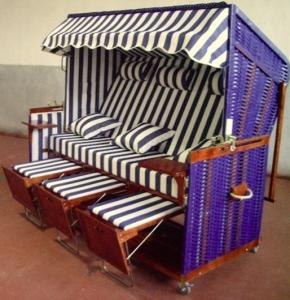 Wholesale Outdoor Waterproof Roofed Wicker Beach Chair &amp; Strandkorb , Three Seat from china suppliers