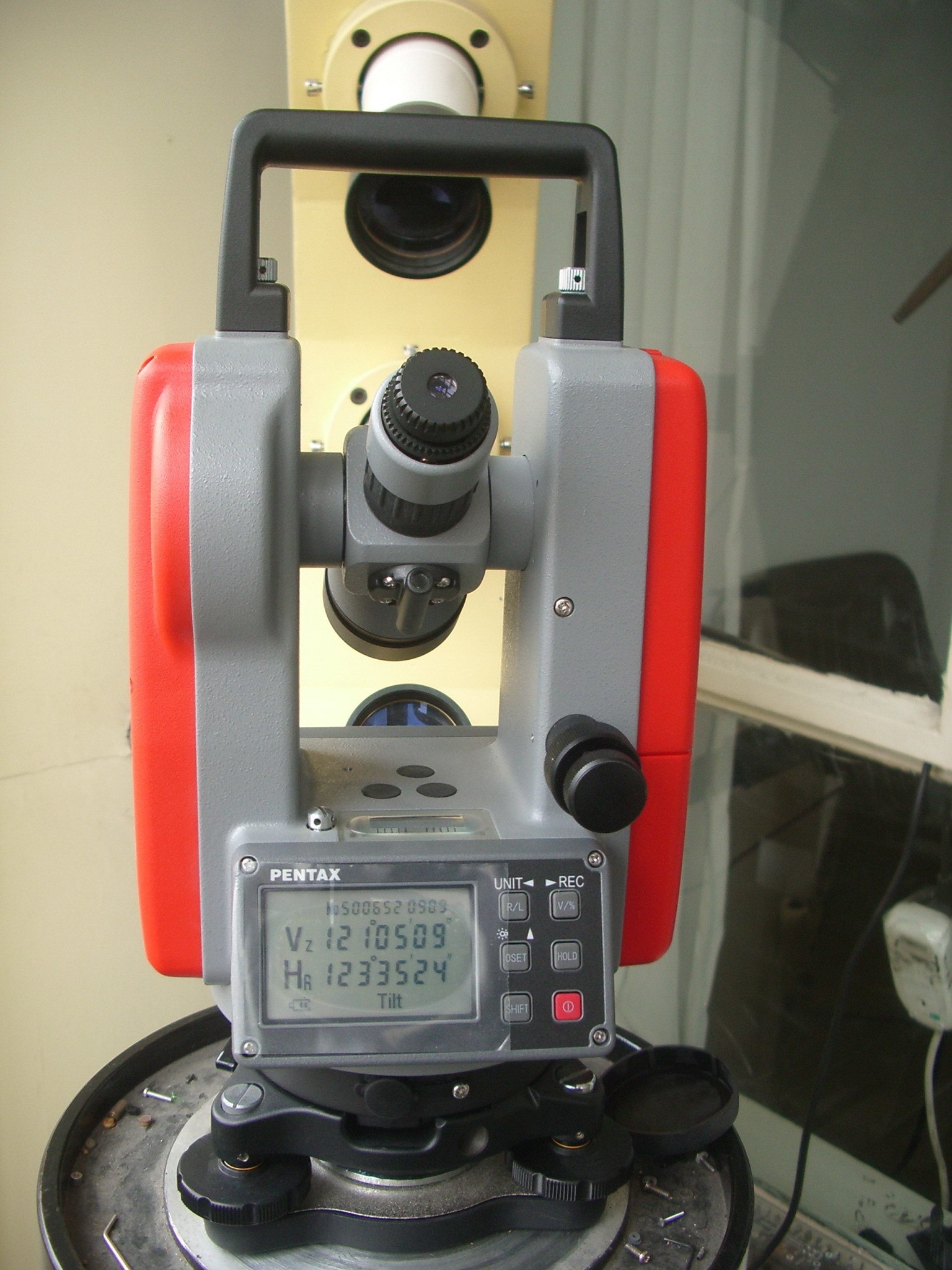 Rechargeable Pentax Theodolite Equipment Convenient Keyboard Operation