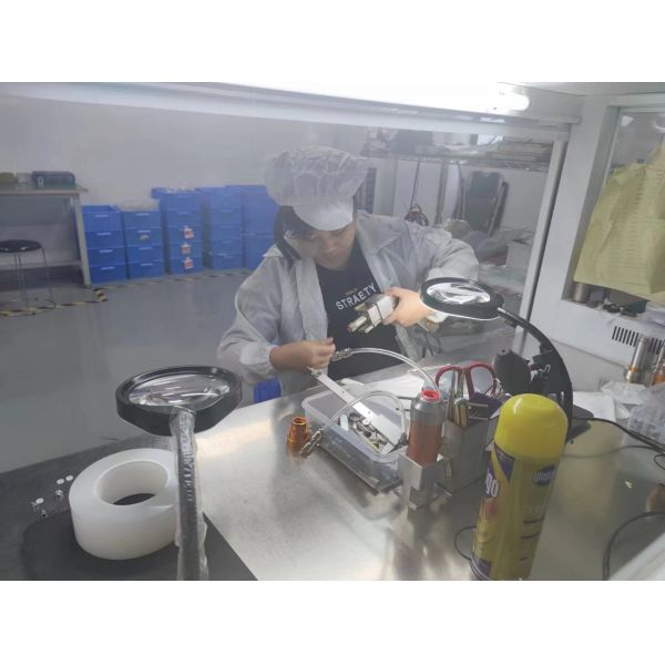 Water Cooling Handheld Laser Welding Gun For Stainless Steel Aluminum