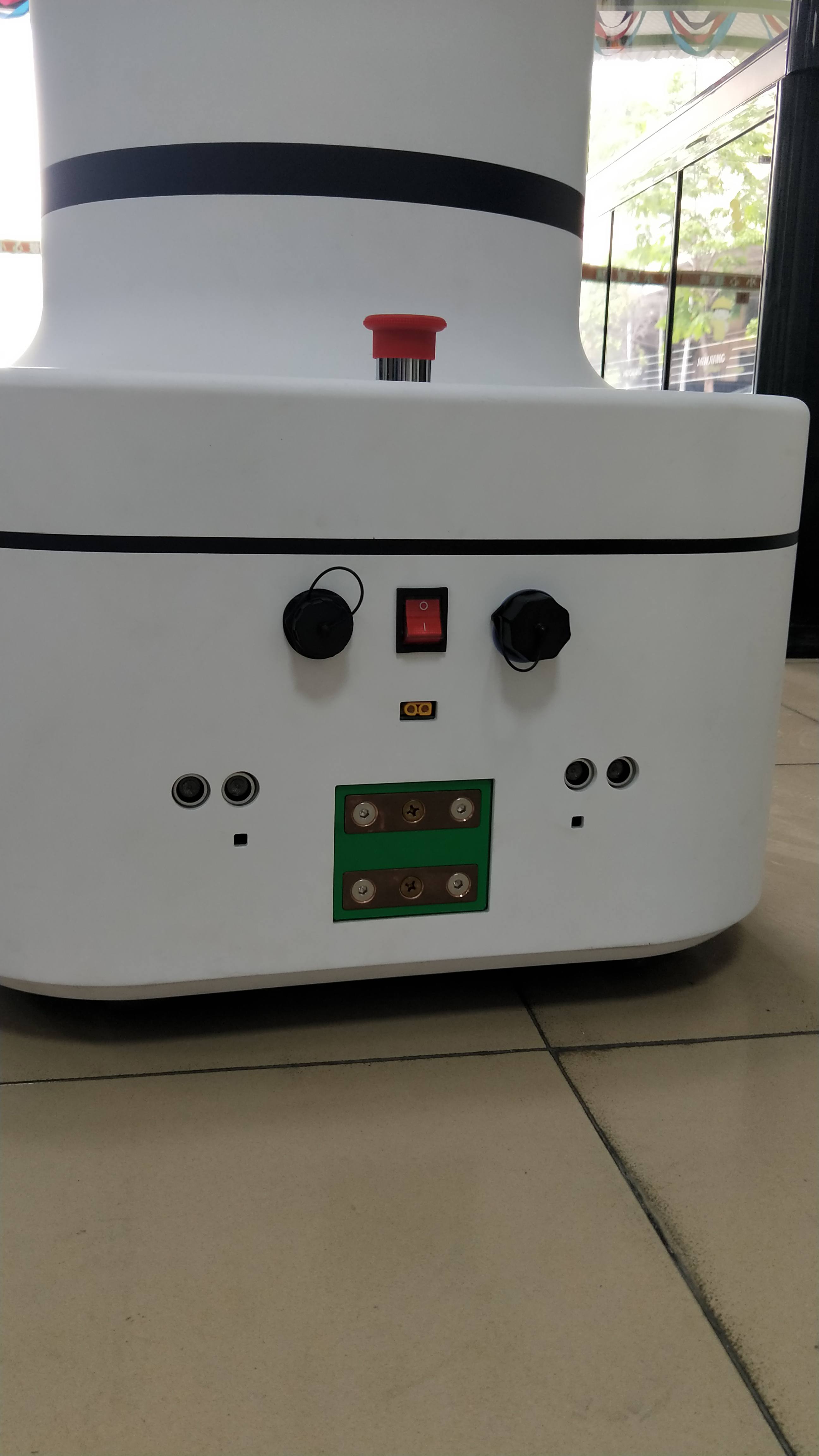 Ultraviolet Spray 29.4V 200W 250r/Min Disinfection Robot