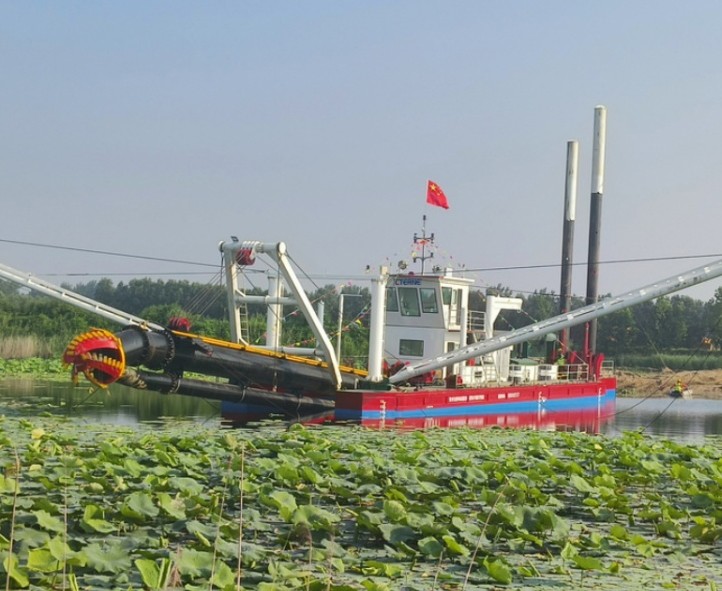 CCS 7.5m Steel Mud Dredger with 1500m Discharge Distance Draft 1 Meter