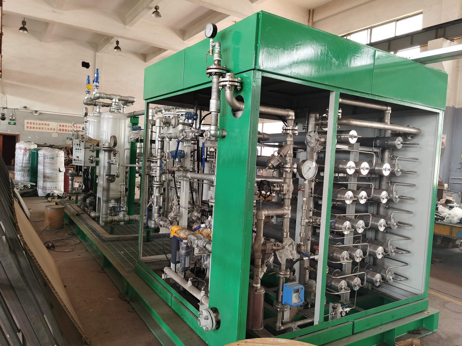 Onland Mobile Membrane Nitrogen Generator Equipment For Oil And Gas Projects Lightweight And Reliable MNG -1200/350Q