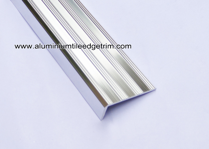Aluminum non slip stair treads