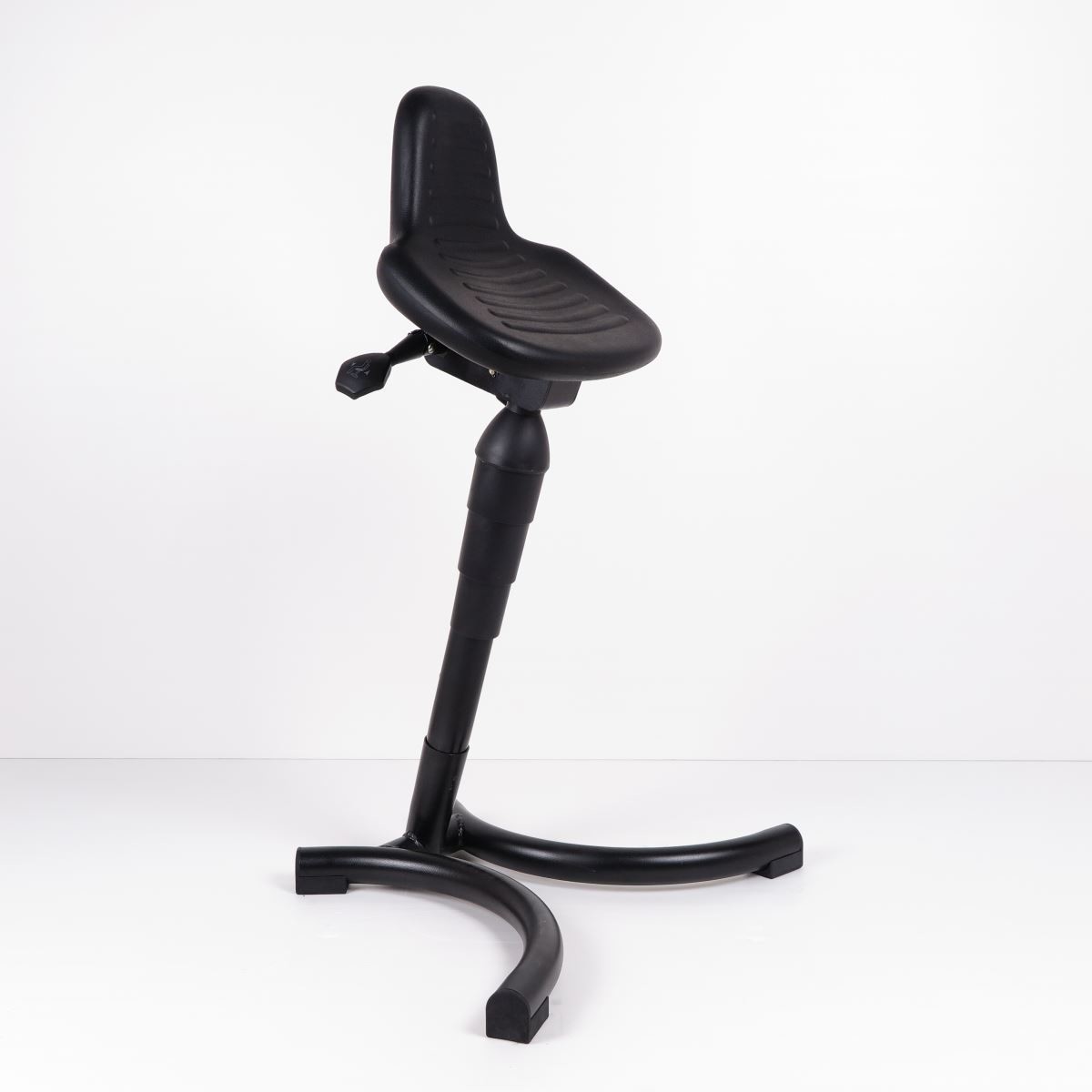 Industrial Sit Stand Stool Adjustable Seat Height With Black Spraying Steel Base