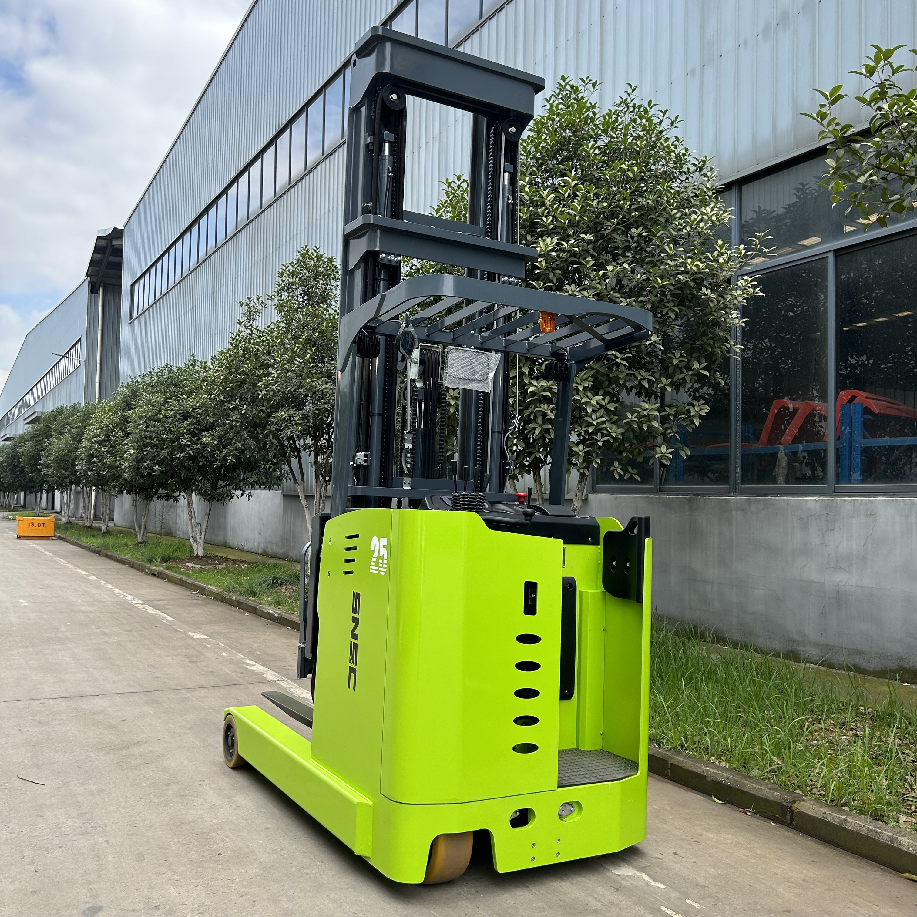 2 ton 2.5 ton Electric Reach Truck with 8m 9m 10m Triple Mast and Fork Width 122MM