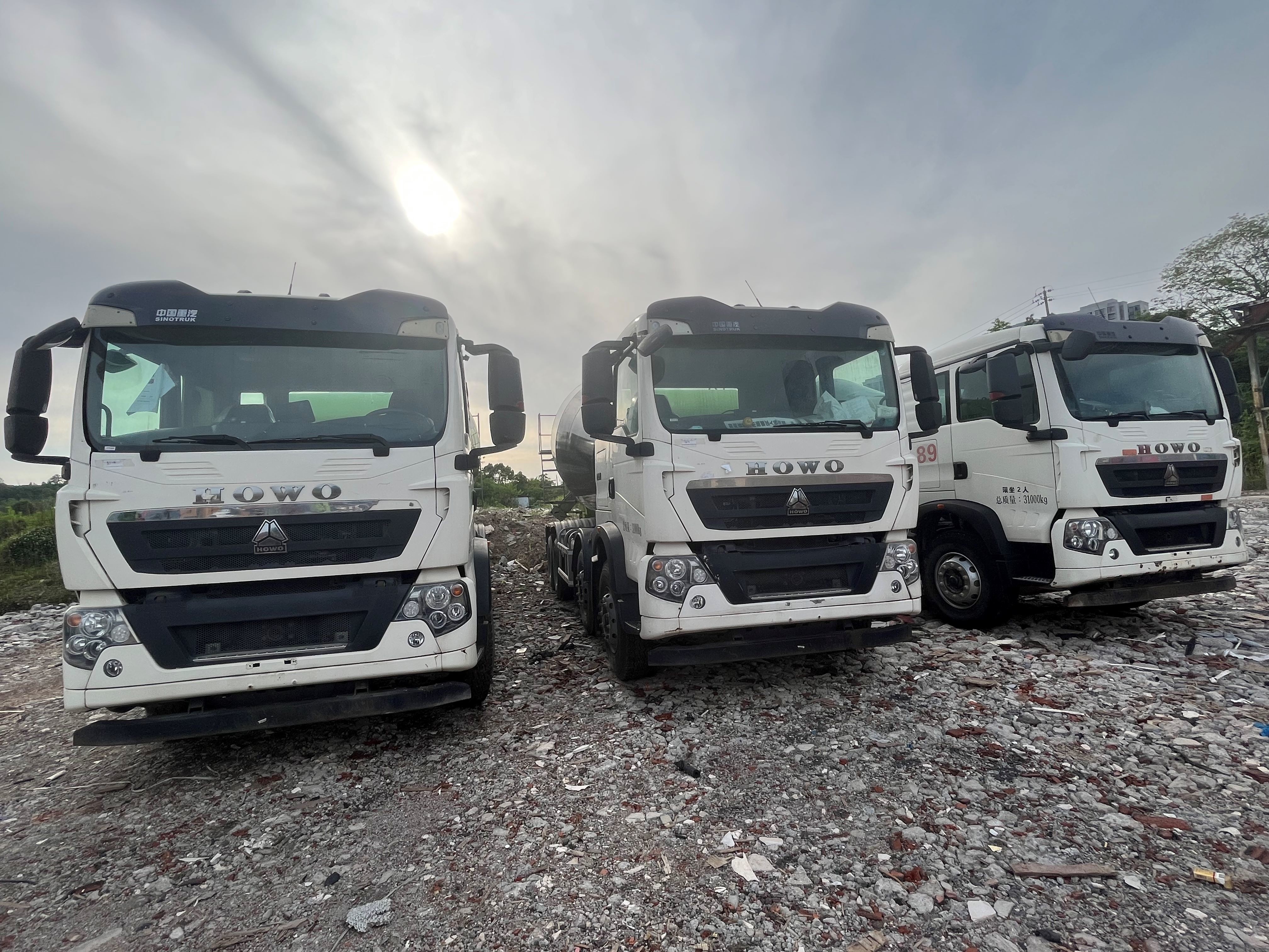 Sell 2020 years concrete mixer truck country six emission standards using HOWo chassis