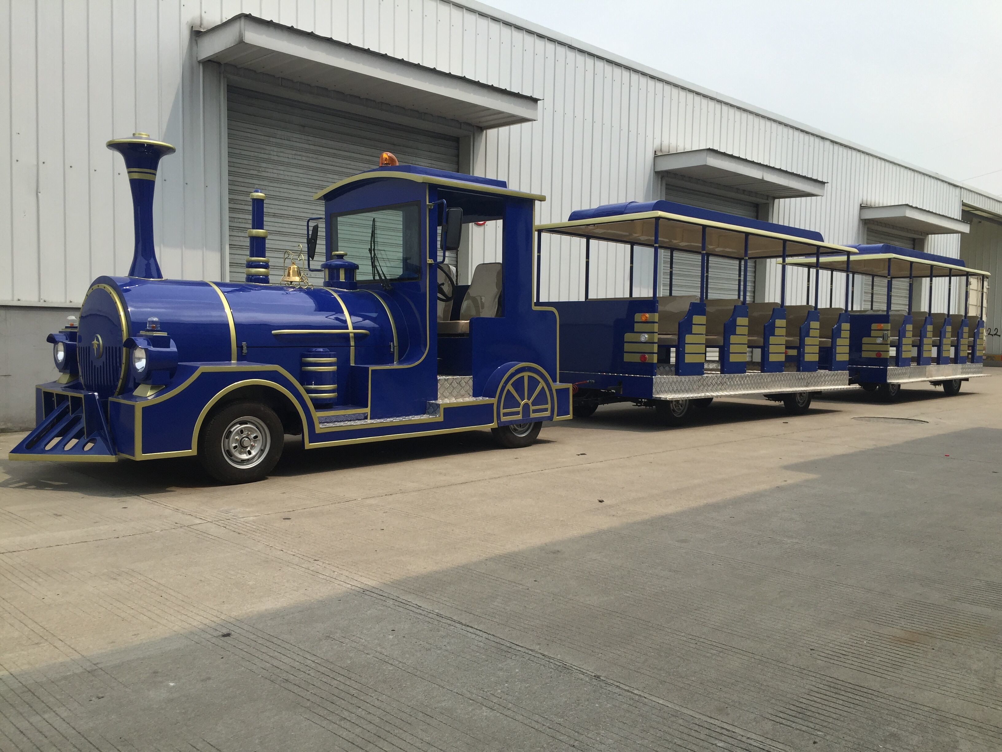 Eco Friendly 42 Passenger Electric Trackless Train For Sightseeing Customized Color